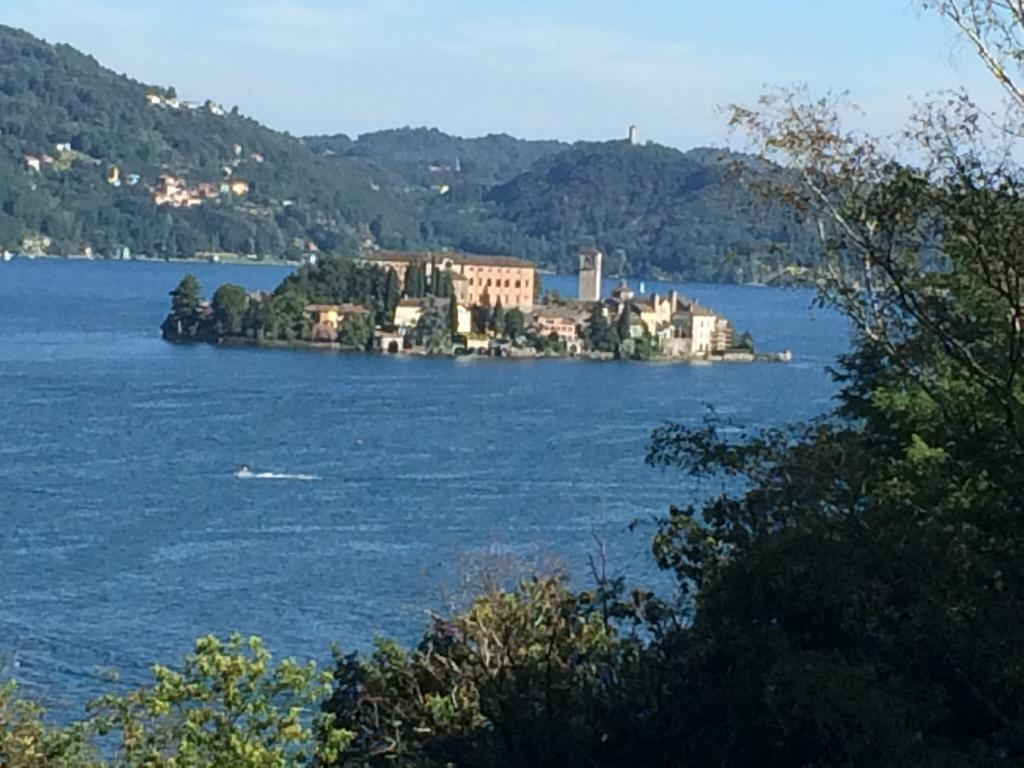 Ginetta Lägenhet Madonna Del Sasso Exteriör bild